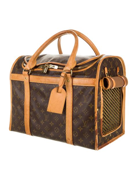 louis vuitton dog carrier 40 vs 50